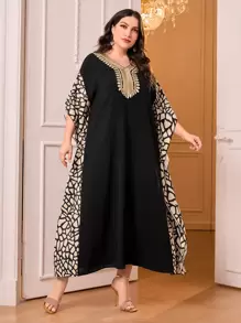 Al Najma Plus Geo Print Batwing Sleeve Contrast Tape Detail Dress - Black - View 1