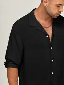 Manfinity VCAY Men Plus Solid Button Front Shirt