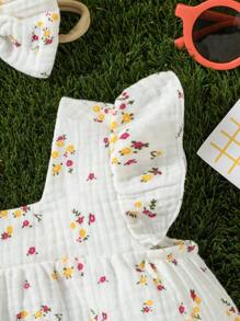 SHEIN 新生兒碎花荷葉邊上衣和短褲和頭巾