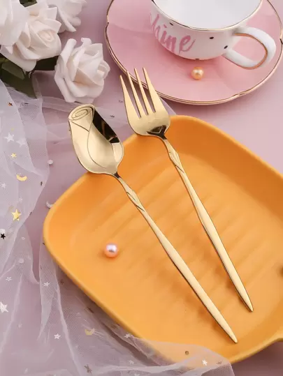 QBSSS Bộ 2 thìa nĩa hình trái tim và hoa hồng bằng thép không gỉ màu vàng sáng tạo, đa chức năng, lý tưởng cho món tráng miệng, trái cây và bánh, ngày lễ tình nhân, quà tặng đám cưới, quà tặng Giáng sinh, đồ dùng học tập