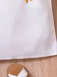 SHEIN Cô Gái Trẻ Trắng Hình bướm Áo sơ mi Với In hoa , Tròn Đường viền cổ áo Và Ruffled Cho mùa hè - trắng - Xem 3