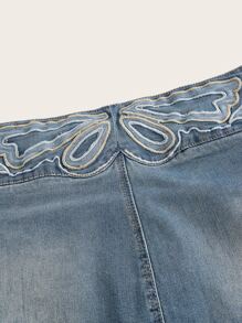 ROMWE Kawaii Graphic Embroidery Washed Denim Skirt - Medium Wash - View 4