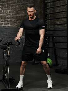 Manfinity Sport Corelite Conjunto deportivo con gráfico de lema para hombre, traje atlético, conjunto de chándal para entrenamiento, top transpirable para gimnasio - Negro - Ver 3