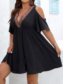 SHEIN VCAY Plus Contrast Tape Cold Shoulder Tassel Tie Front Dress - Black - View 5