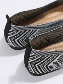 女士幾何樣式方頭時尚戶外織物芭蕾舞鞋 - 黑與白 - 查看 5