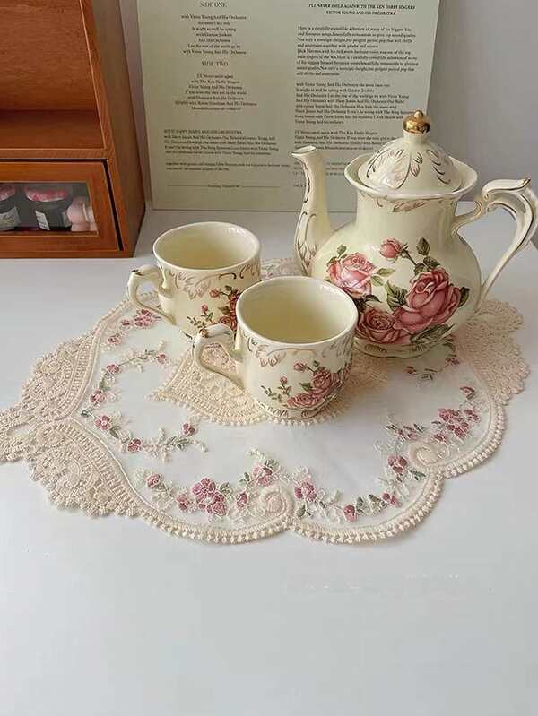 1 قطعة/6 قطع من الدانتيل شنبر للطاولة مع زخارف مطرزة ووردية وفتحات، وسادات لأواني الزهور مركز طاولة الديكور المنزلي والمكتبي، ديكور مثالي للمطاعم والمقاهي بطراز قديم