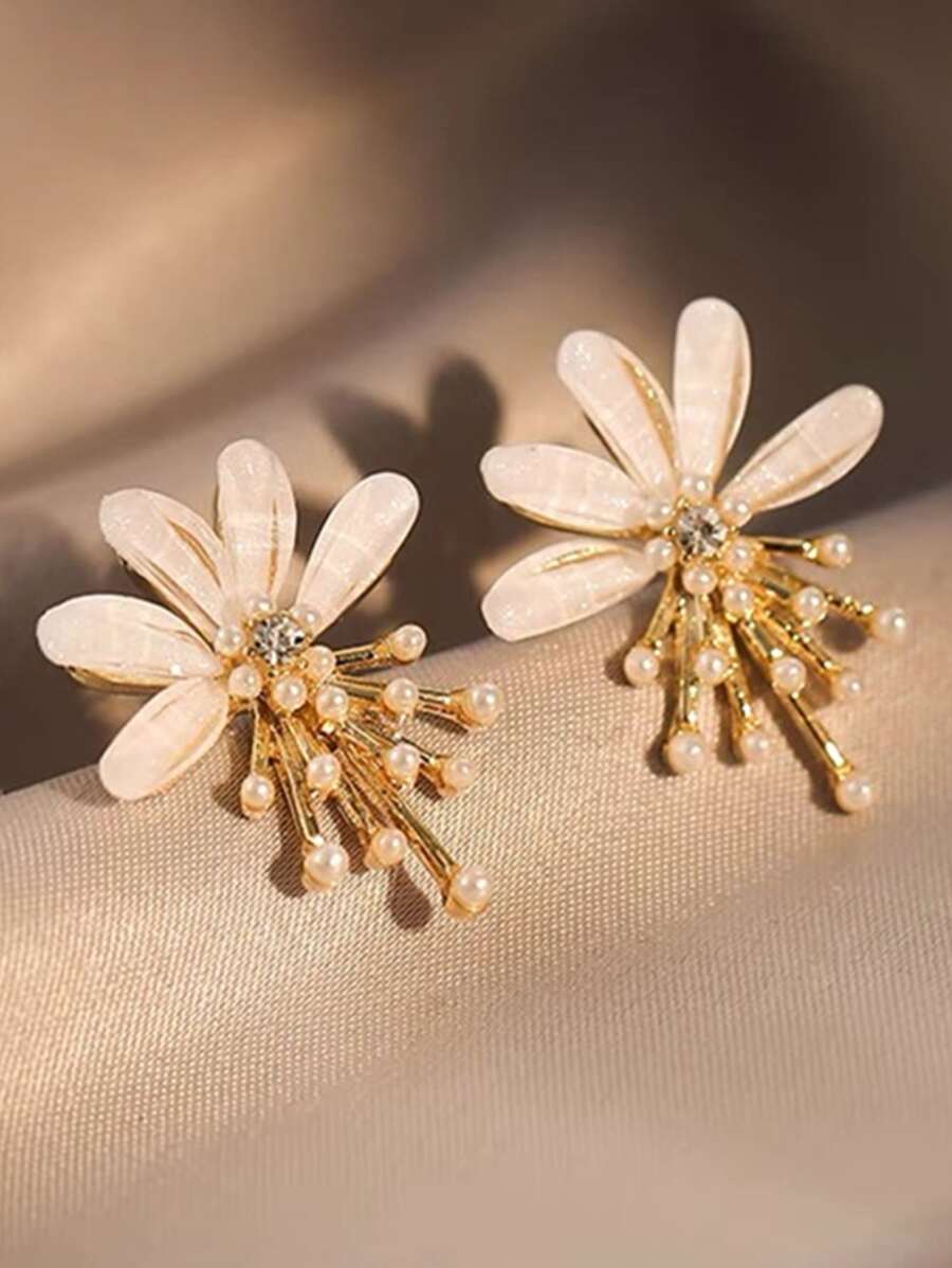 1對時尚珍珠和花朵裝飾耳釘適用於女士日常裝飾 - 金黃色 - 查看 1