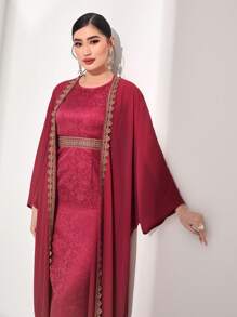 Al Najma 勃艮第红色花卉提花蝙蝠袖外套和连衣裙