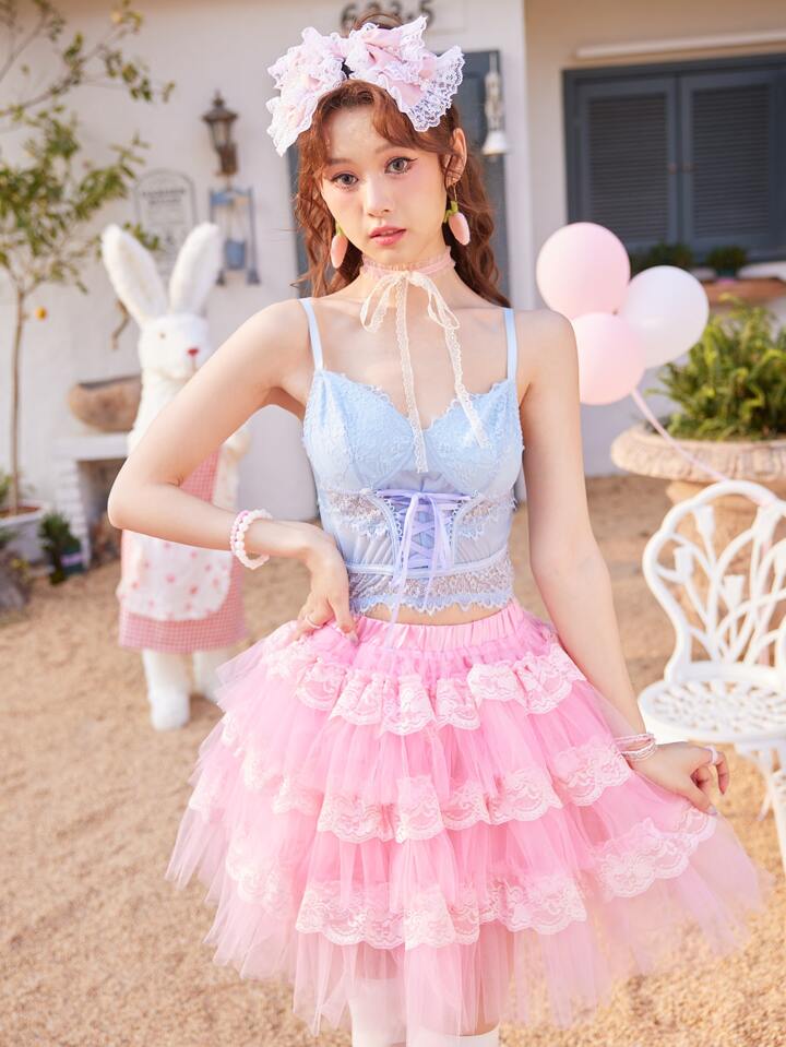 Our Kawaii Lace Up Contrast Lace Cami Top is such a vibe - ROMWE