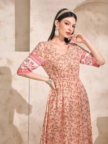 Mulvari Vestido con estampado floral bajo con fruncido - Rosa coral - Ver 5