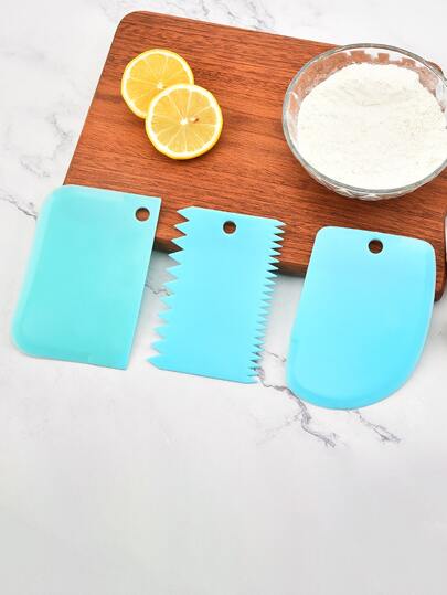 3pcs/set Random Solid Color Cream Scraper, Home Cake Scraper Mixing Applicator, Multi Purpose Dough Scraper, Straight Curved And Zigzag Edge