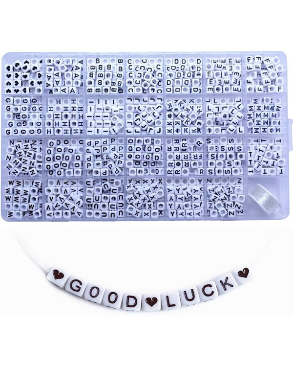 Environ 900 pièces 1 boîte 6x6mm Acrylique cube alphabet Lettre Perles Avec A-Z Caractères Pour Fabrication Bijou bracelets , Colliers , Porte-clés Pour Femme Et Fille
