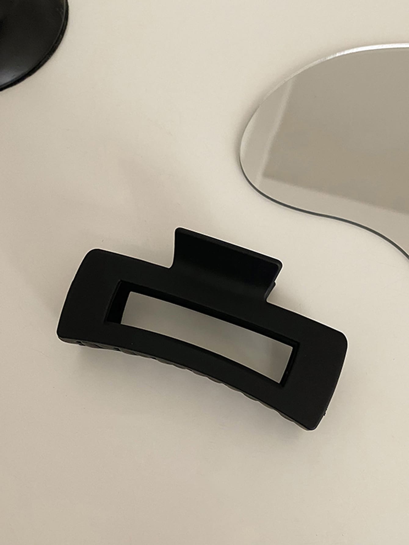 1pc Women's Black Minimalist Large Size 11cm Lightweight Plastic Hair Claw Clip, Fashionable, Versatile, Elegant, Suitable For Daily Outing, Bathing, Washing Face, Makeup, Matching Clothes, Jewelry, Headwear, Hairpin Casual Hair Clips Hair Jaw Clip Hair Clamps Hair Clutch Hair Catcher Clip, School Stuff, College Fall Winter Hair Accessories For Women For Vacation Outfits Woman