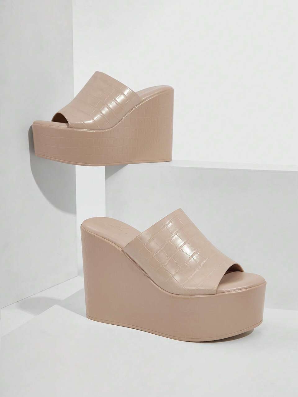CUCCOO BIZCHIC Woman Shoes Crocodile Embossed Single Band Outdoor Fashion Beige Wedge Slide Sandals For Summer Vacation Shoes Summer Elegant Basics Business Casual Business Chic Spring Shoes Spring Break Easter For Christmas Valentine's Day Spring Shoes Summer Shoes