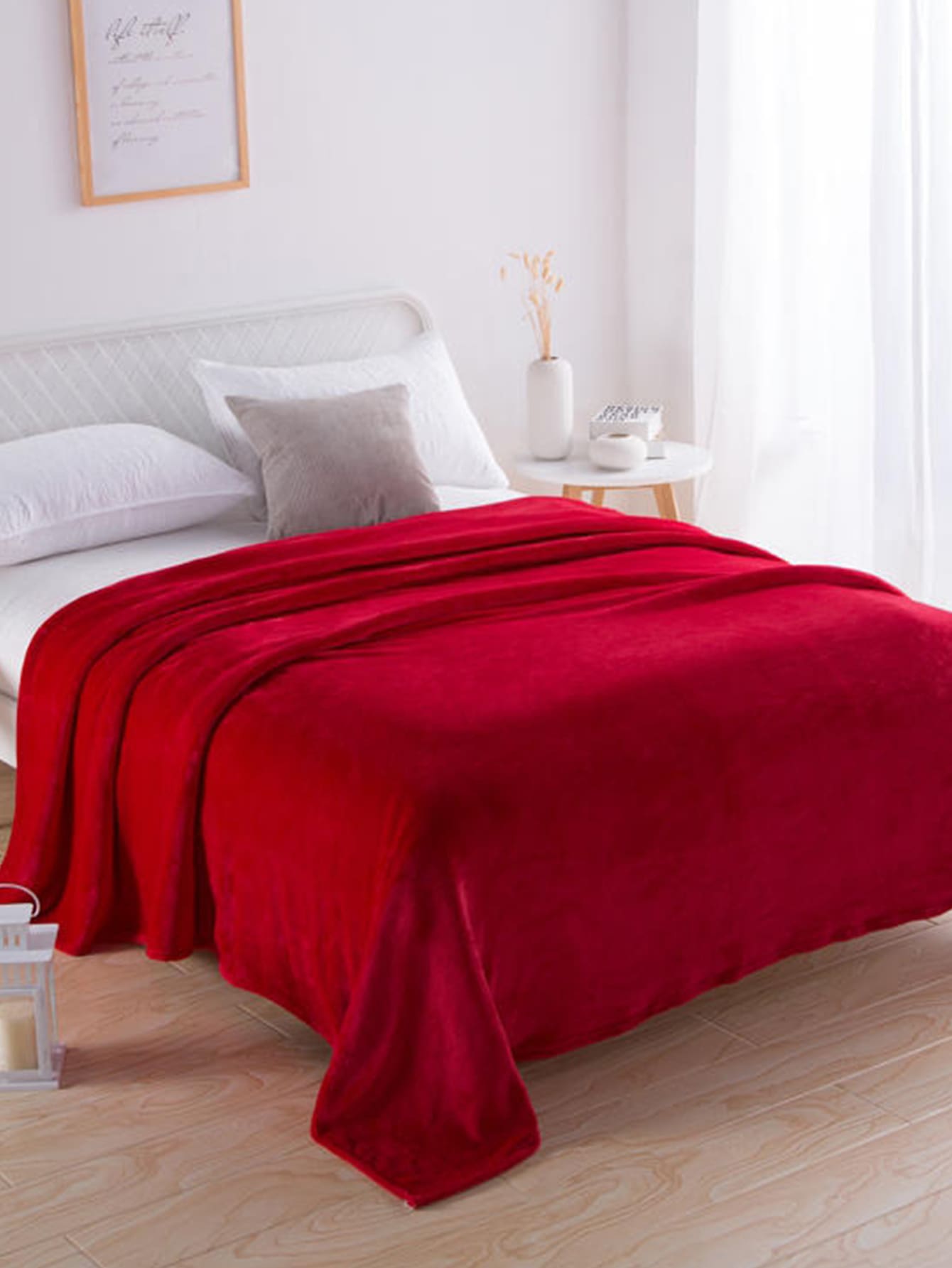 1pc Simple Solid Color Flannel Blanket, Soft & Warm Blanket, Skin-Friendly Small Nap Blanket, Casual Style, Quilted Home Textile, Multi-Purpose Blanket For Sofa, Bedroom, Living Room, All Seasons, Washable, Gift - Red - View 1