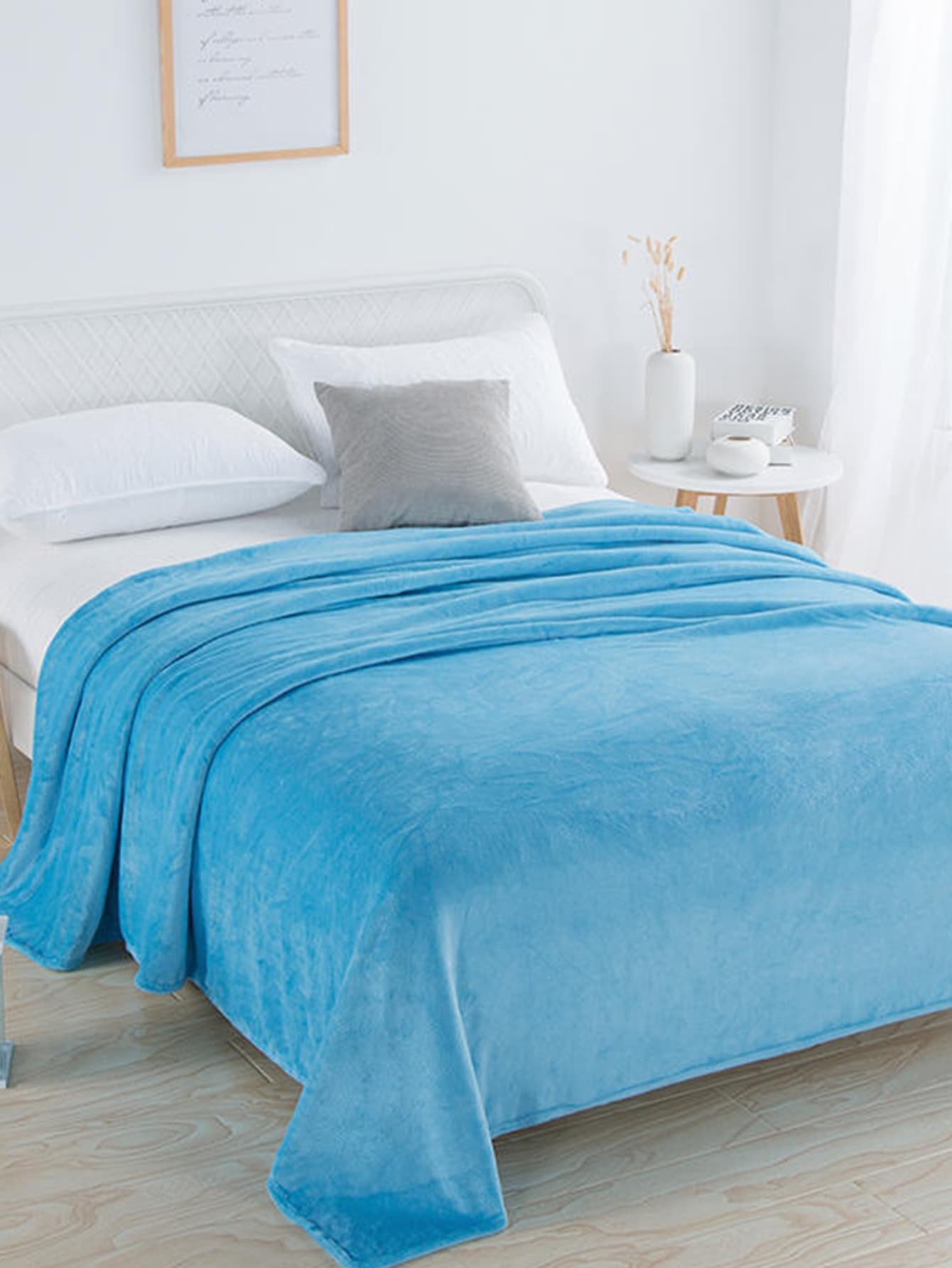1pc Simple Solid Color Flannel Blanket, Soft And Warm Throw Blanket, Cozy For Home Use, Versatile For Sofa, Bedroom, Living Room, All Seasons, Machine Washable - Baby Blue - View 1