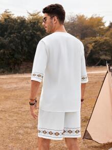 Manfinity RSRT 男士寬鬆幾何印花開衫領上衣和短褲 - 白色 - 查看 2