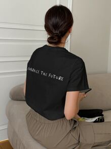 DAZY Slogan Graphic Tee CHẮC CHẮN TƯƠNG LAI - màu đen - Xem 1