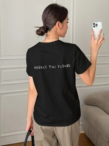 DAZY Slogan Graphic Tee CHẮC CHẮN TƯƠNG LAI - màu đen - Xem 4