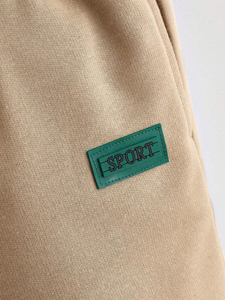 SHEIN Toddler Boys Letter Patched Hooded Tee & Drawstring Waist Shorts - Khaki - View 4