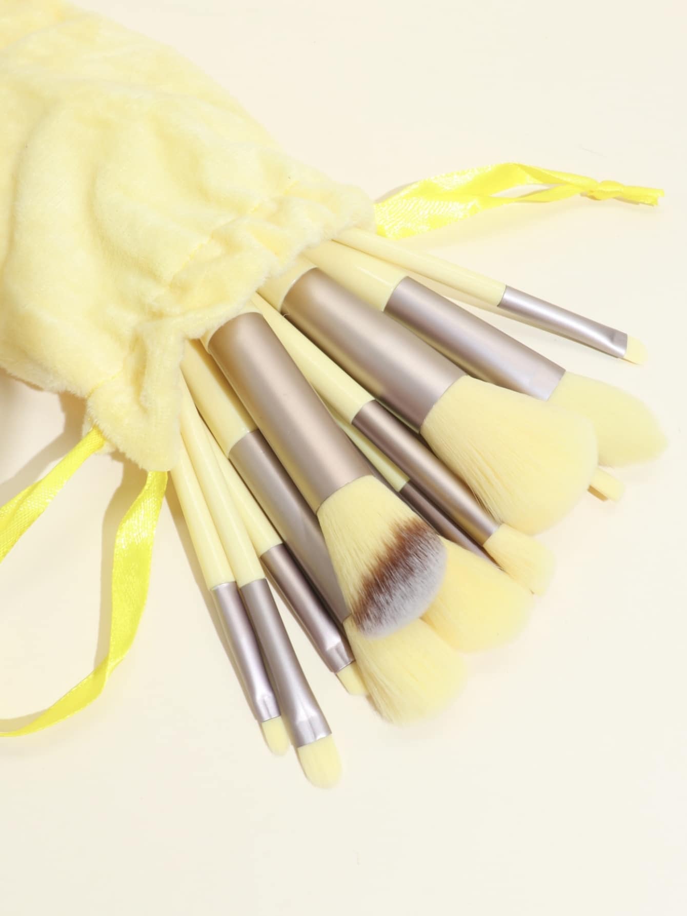 13pcs Cosmetic Brushes Set With Velvet Storage Bag, Including Powder Brush, Blush Brush, Eyeshadow Brush And Other Professional Makeup Tools, Easy Storage,Brush Set,Makeup Brush Kit,Make Up Brush Set,Make Up Set Complete,Makeup Brush Set,Complete Makeup Kit,Brush Kit,Brushes Makeup Set,Makeup Gift Set - Yellow - View 3