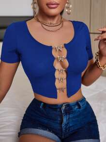 SHEIN SXY Camiseta crop con diseño de mariposa con abertura delantera - azul real - Ver 1