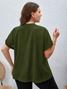 SHEIN Privé 大碼缺口領蝙蝠袖襯衫