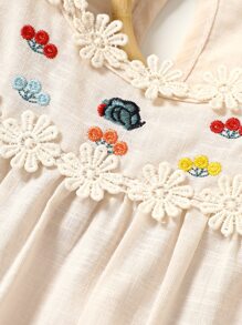 SHEIN Baby Girl Floral Embroidery Ruffle Trim Pocket Patched Flounce Hem Dress - Apricot - View 4