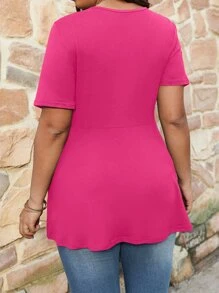 SHEIN LUNE 大碼紐扣細節T恤 - 玫紅色 - 查看 2