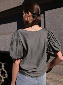 SHEIN 素色雞心領口前收褶泡泡袖襯衫 - 深灰色 - 查看 10