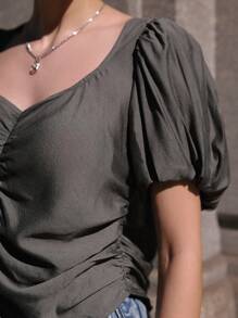 SHEIN 素色雞心領口前收褶泡泡袖襯衫 - 深灰色 - 查看 13