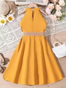 女孩素色腰帶掛脖連衣裙 - 薑色 - 查看 2