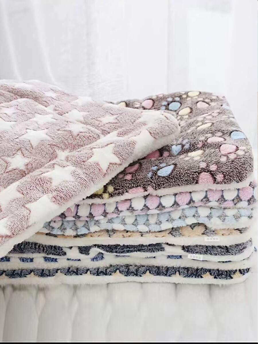 1pc Cartoon Graphic Random Pet Crate Mat For Dog And Cat For Living Puppy Keep Dog Bed Cat Bed Easy To Clean