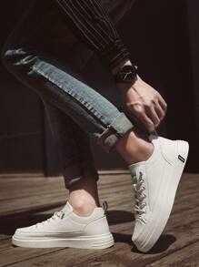 男士一腳蹬防水休閒平底鞋,流行設計,軟底,字母拼貼,簡約風格 - 米色 - 查看 6