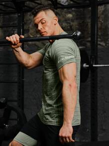 Manfinity Sport Corelite Hombres Camiseta deportiva con estampado de letra de manga raglán - Verde militar - Ver 3