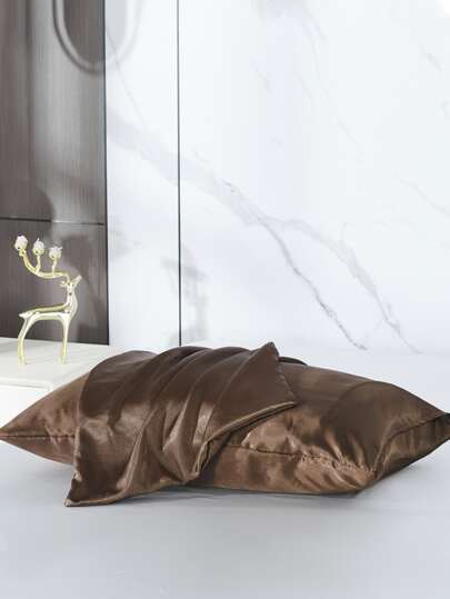 2 st örngott i polyestersatin - Enfärgade örngott skonsamma mot hår och hud, med kuvertförslutning, inget kuddinlägg ingår, lämplig för sovrum, studenthem, resor