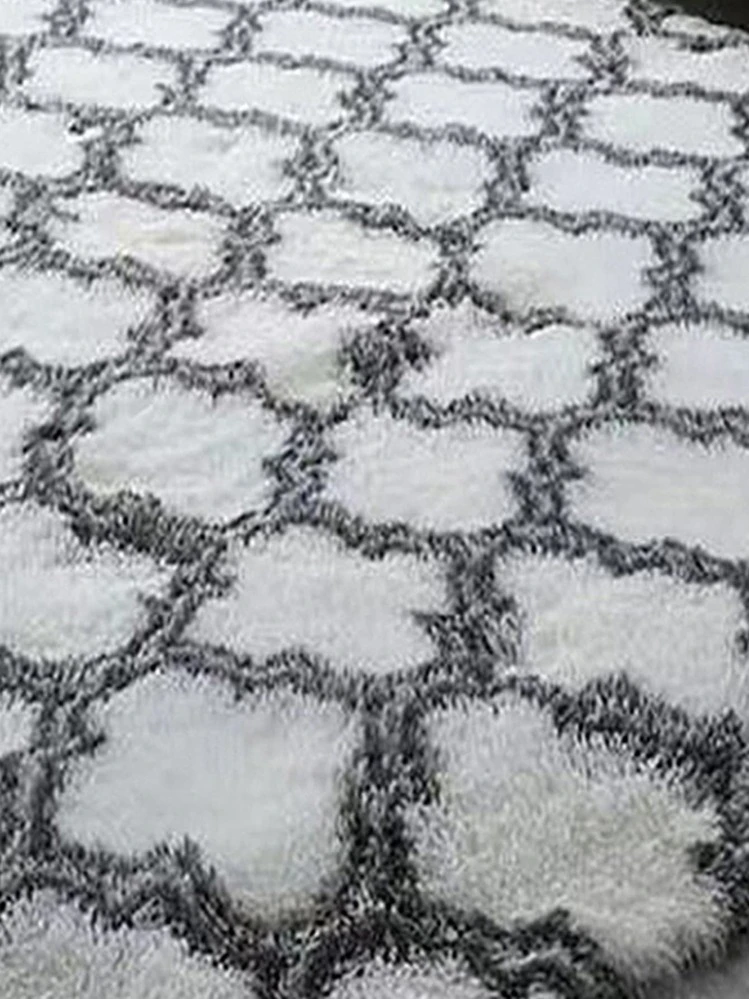 1pc Polyester Rug, Modern Geometric Pattern Fuzzy Bedroom Rug For Living Room ,Room Decor - Black and White - View 5