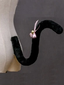 黑色