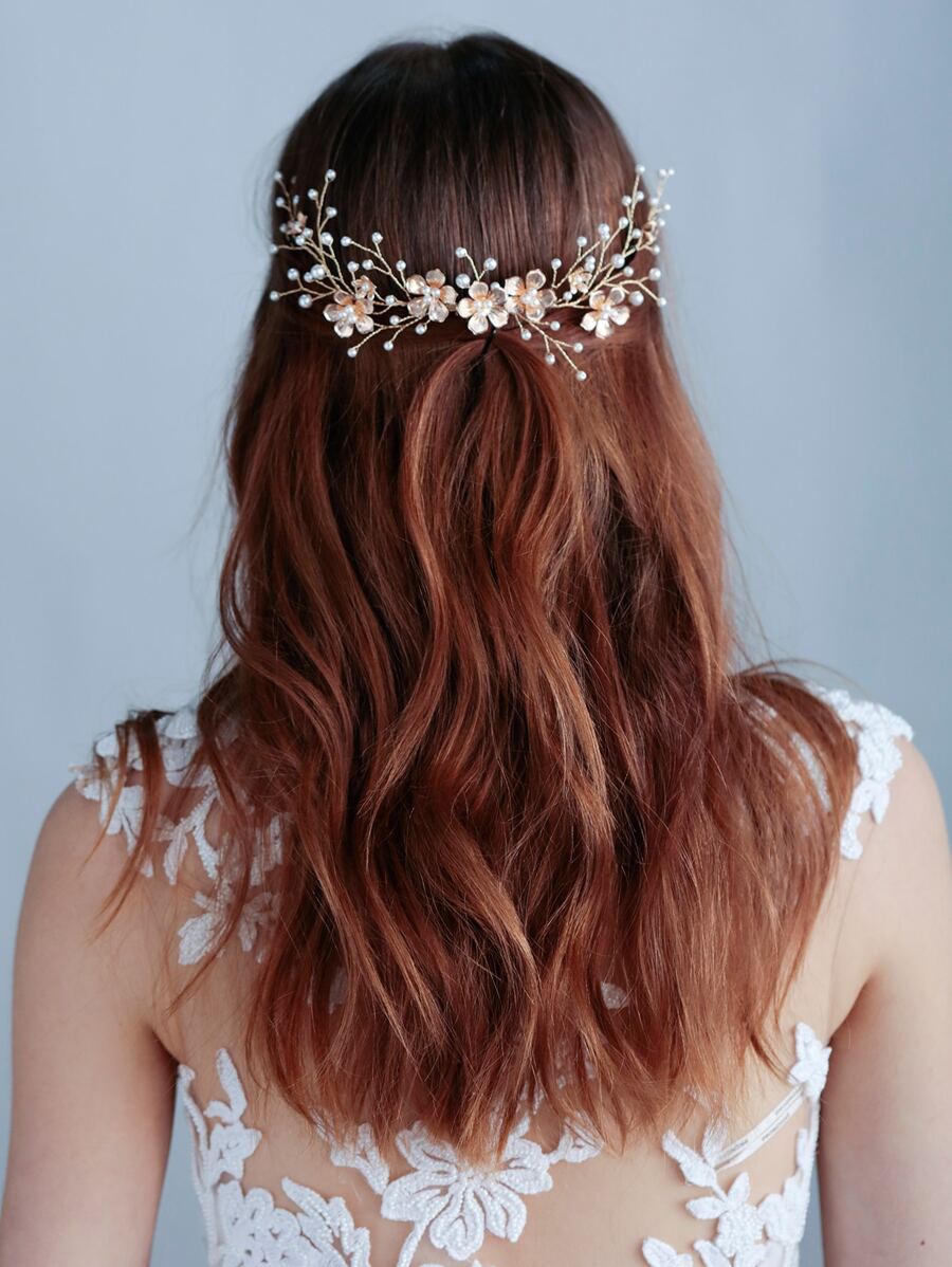 1入組女士花朵和珍珠裝飾時尚新娘髮夾，裝飾優雅頭飾