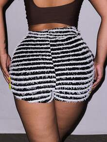Striped Print Split Hem Hot Shorts - Black and White - View 2