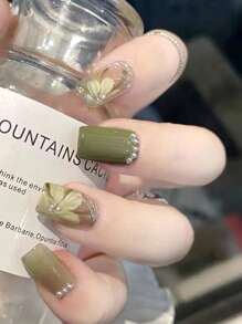 Bộ 24 móng giả vuông ngắn họa tiết hoa mùa đông màu xanh ombre dễ thương kiểu Nhật Bản đính ngọc trai, giúp tôn lên vẻ ngoài thời trang của bạn. - Nhiều màu - Xem 7