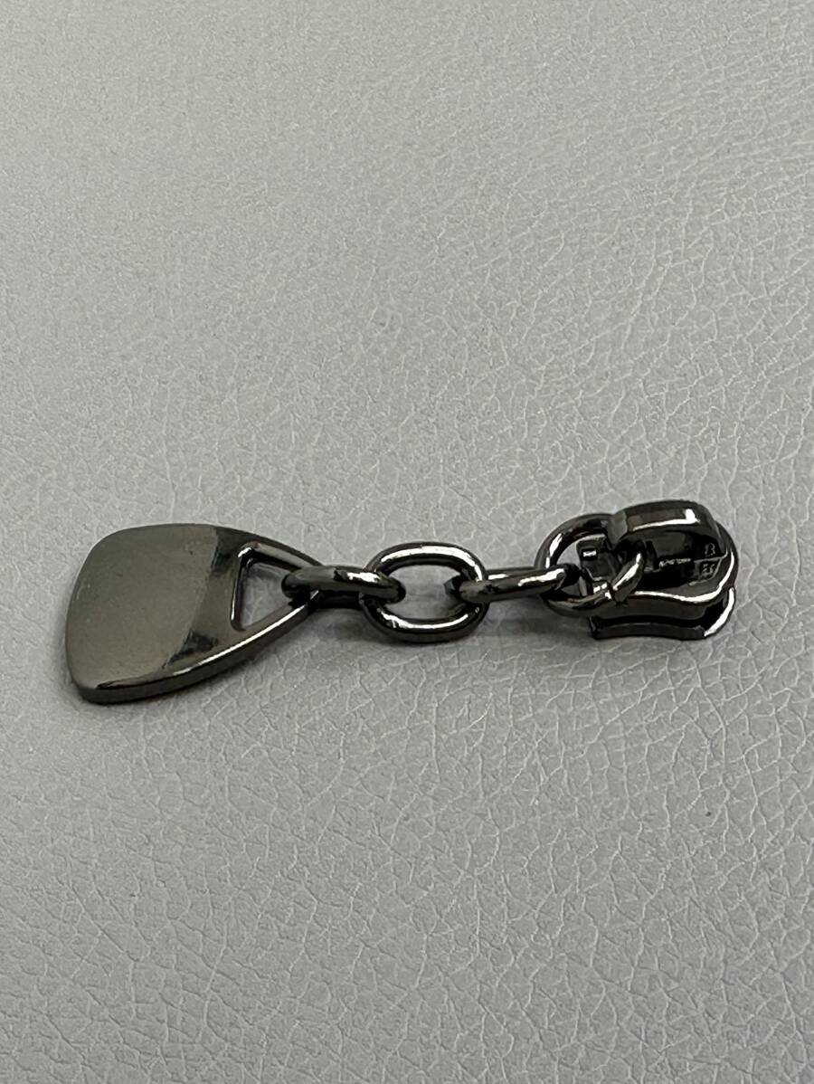 黑色鐵合金包拉鍊 - 黑色 - 查看 1