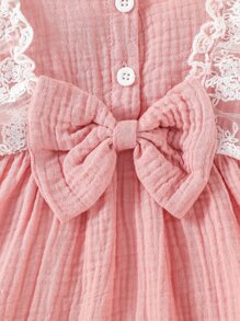 SHEIN Recién nacido Bebé con encaje en contraste ribete con fruncido con lazo delantero Vestido con Accesorio Diadema - Rosa coral - Ver 7