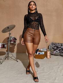 高腰側拉鏈雙口袋後PU皮革緊身短褲 - 卡其色 - 查看 4