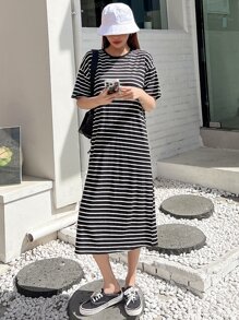 DAZY 條紋印花落肩T恤洋裝 - 黑與白 - 查看 3