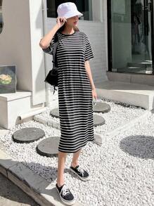 DAZY 條紋印花落肩T恤洋裝 - 黑與白 - 查看 4