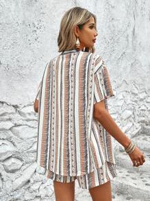 SHEIN VCAY 幾何印花落肩袖襯衫和短褲 - 彩色 - 查看 3