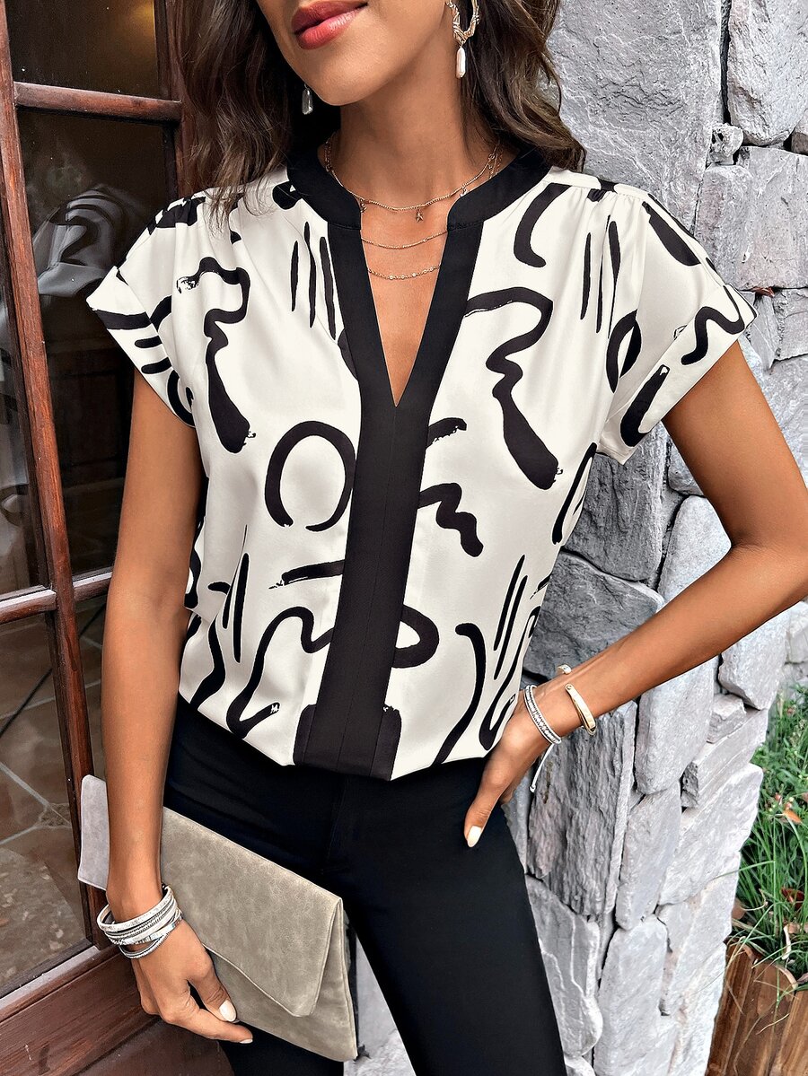 SHEIN Clasi 圖案印花缺口領蝙蝠袖襯衫 - 黑與白 - 查看 1