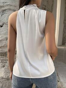 SHEIN Privé 素色不對稱領緞面襯衫 - 白色 - 查看 2
