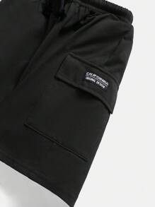 SHEIN 小男童字母圖案T恤和翻蓋口袋短褲